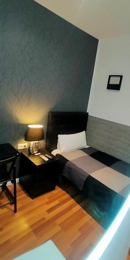 Single Rooms Madrid Luaran gambar